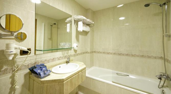 ארטיקסו Hotel Florida מראה חיצוני תמונה